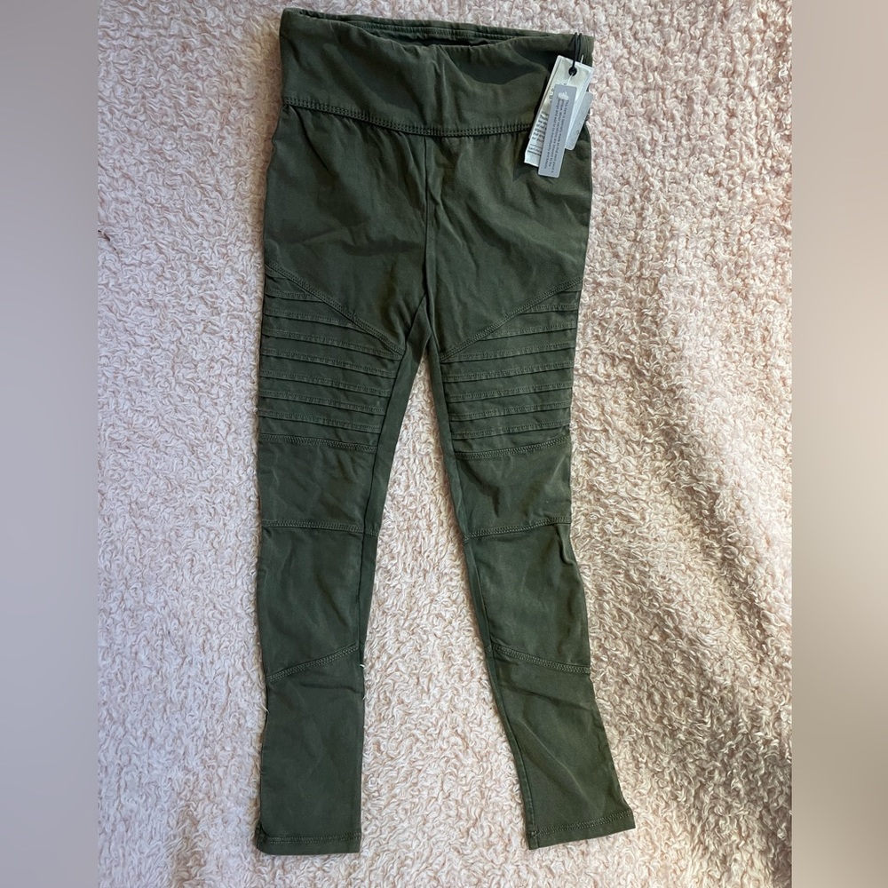 Girls Nordstrom olive green Moto leggings
